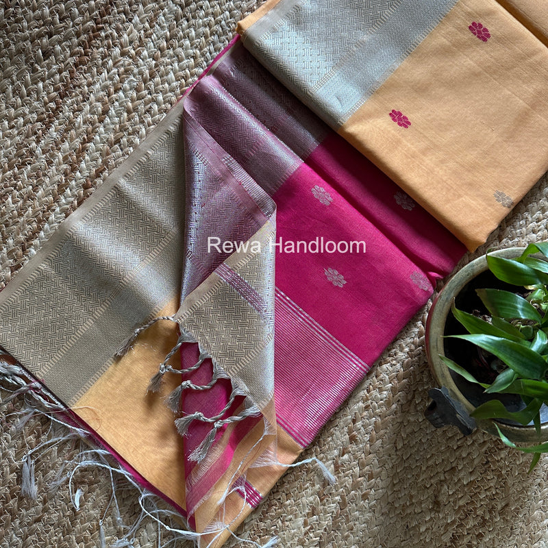 Maheshwari Silver Butti Saree