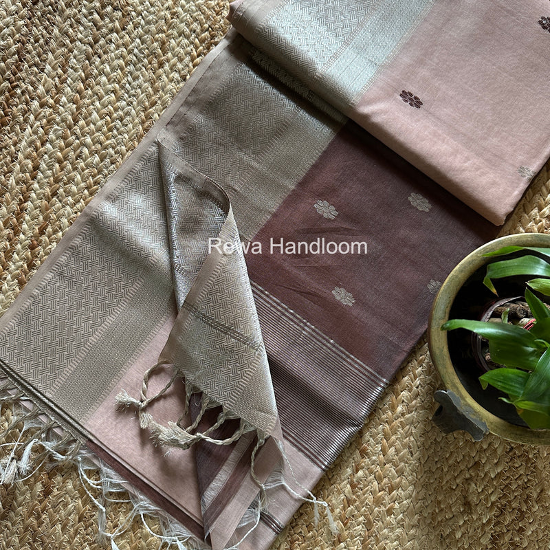 Maheshwari Light Onion Silver Butti Saree SGSB032