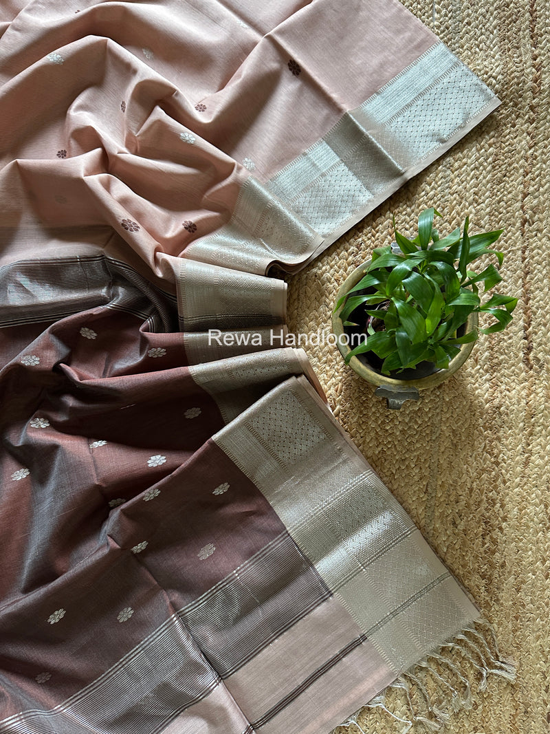 Maheshwari Light Onion Silver Butti Saree SGSB032 by Rewa Handloom