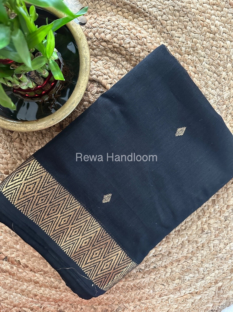 Famous Nayanthara Black Zari Butti Maheshwari Saree DBS014