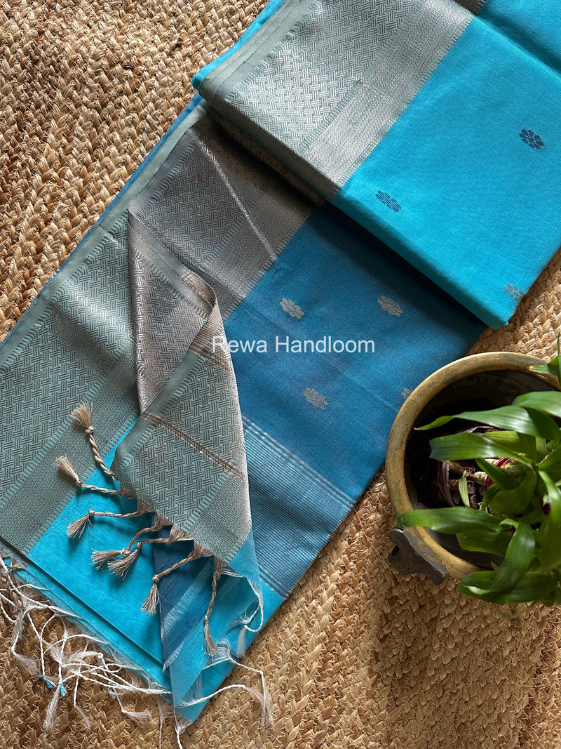 Maheshwari Silver Butti Saree
