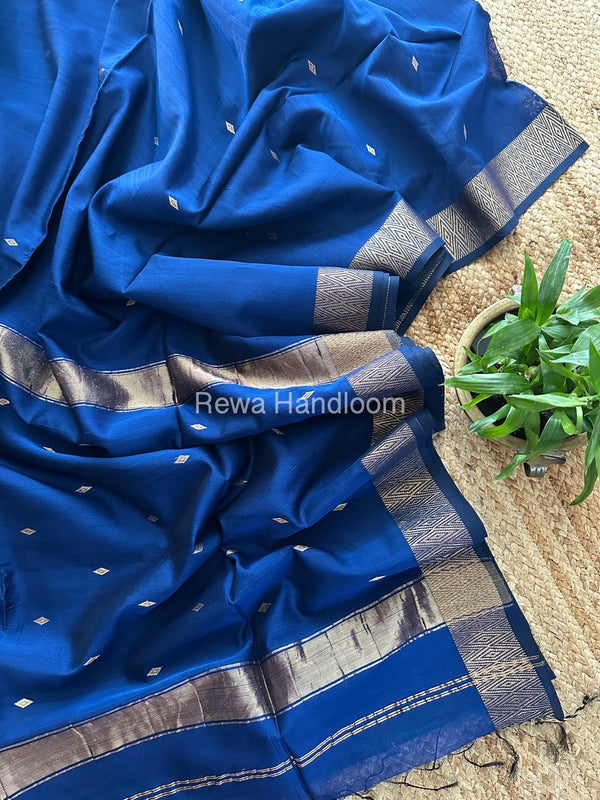 Famous Nayanthara Zari Butti Maheshwari Saree