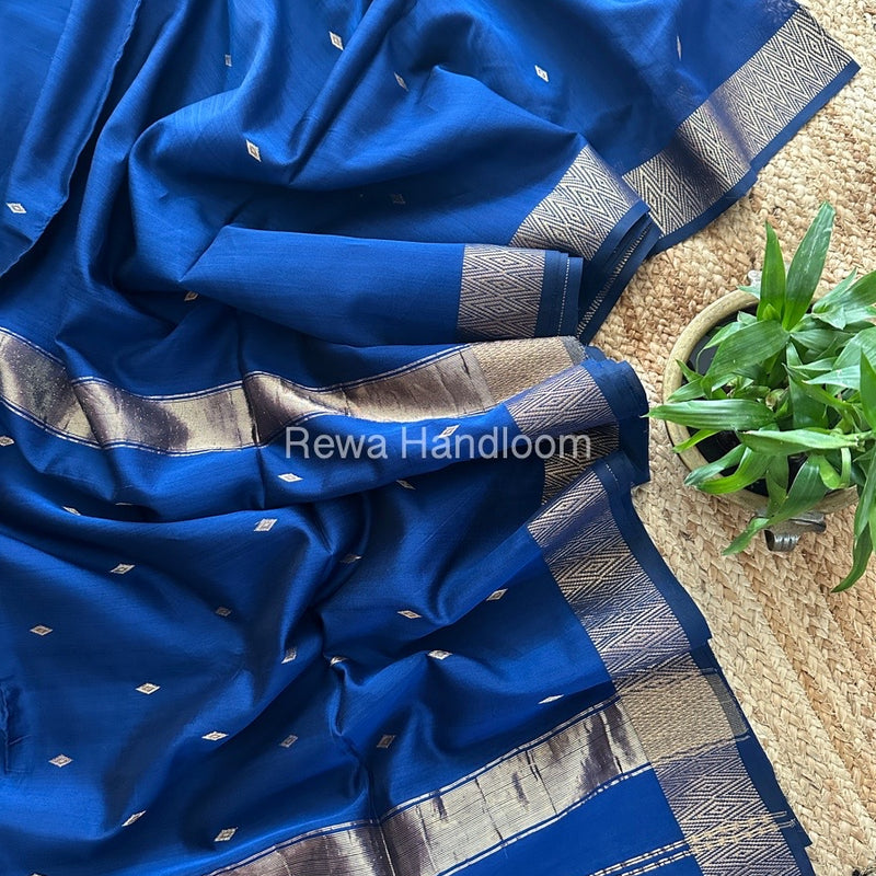 Famous Nayanthara Zari Butti Maheshwari Saree