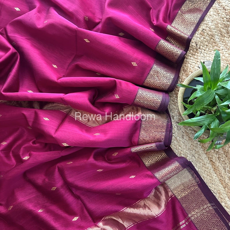Famous Nayanthara Zari Butti Maheshwari Saree