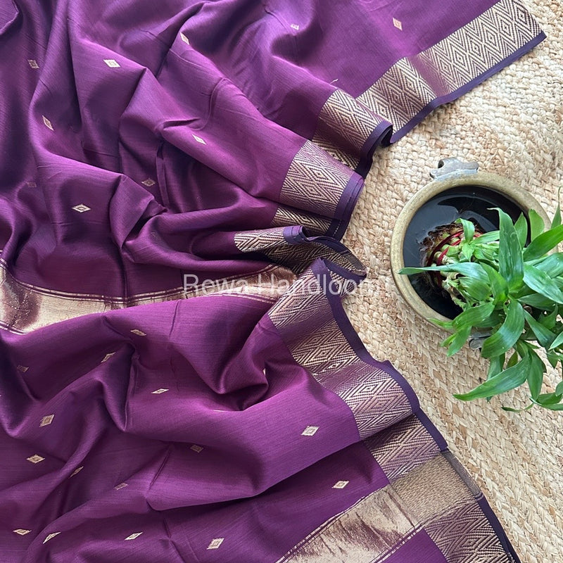 Famous Nayanthara Zari Butti Maheshwari Saree
