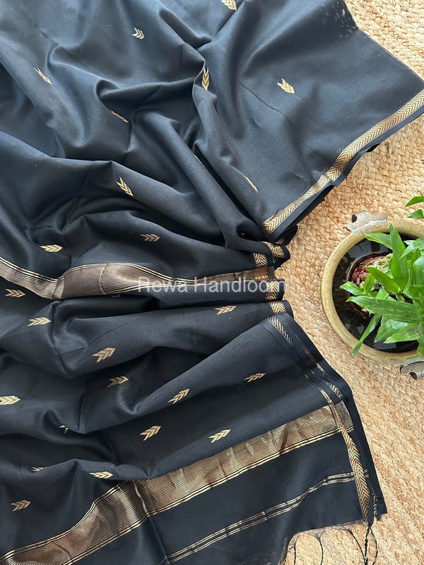 Zari Butti Maheshwari Saree