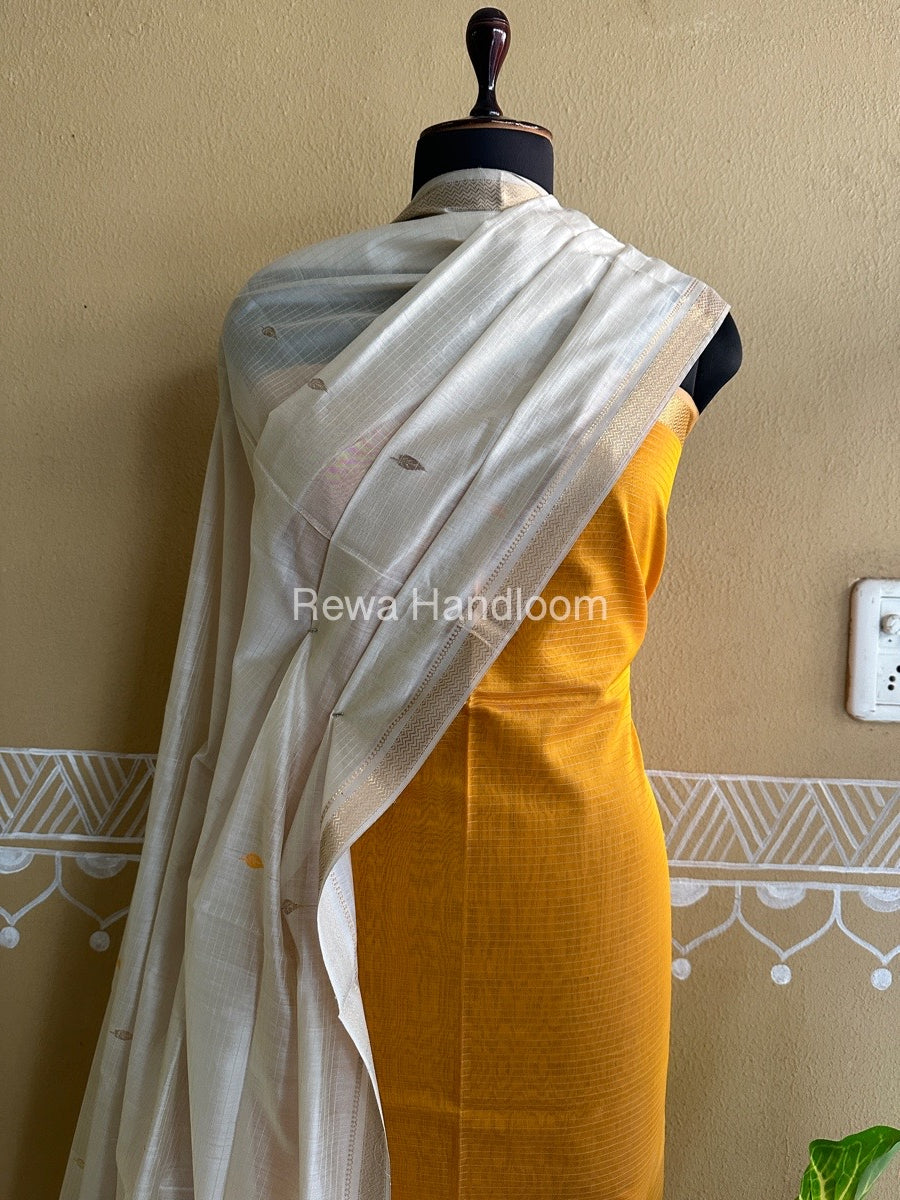 Maheshwari Orange-Off White Peacock Buta-Buti Top-Dupatta Set BTP0275