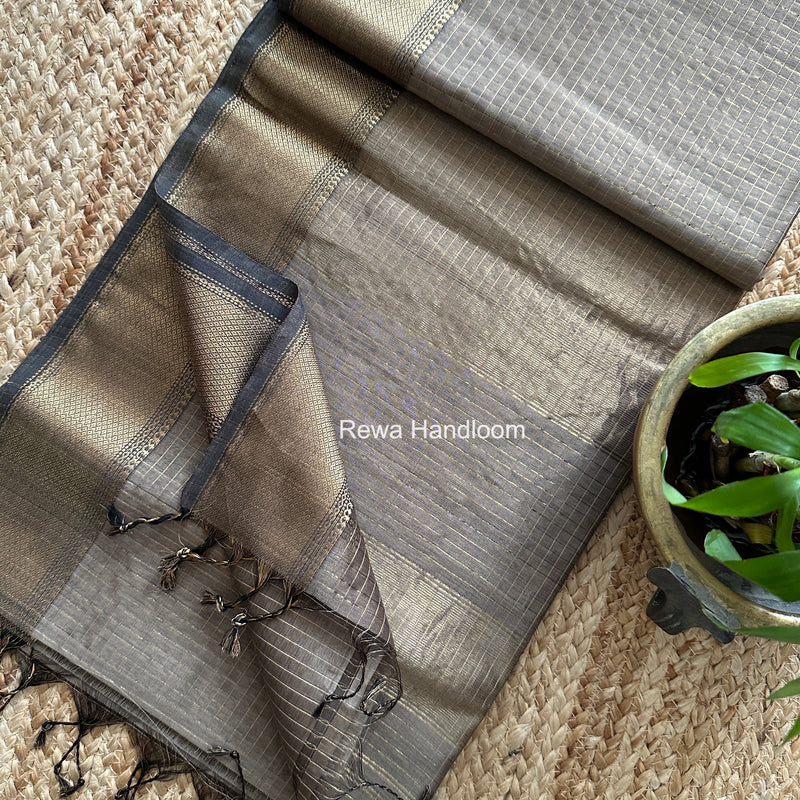 Maheshwari Zari Checks Saree