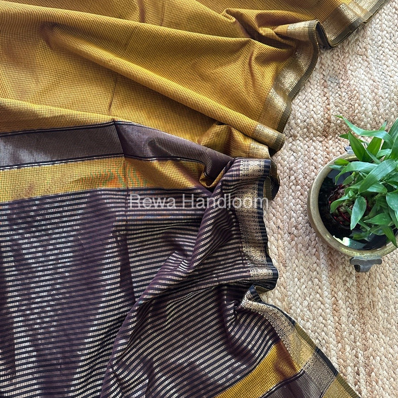 Maheshwari Garbha Reshami Silk Saree