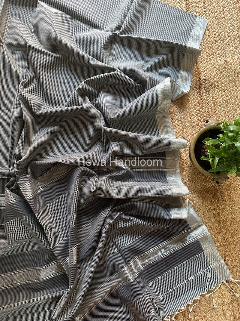 Maheshwari Self Checks Saree