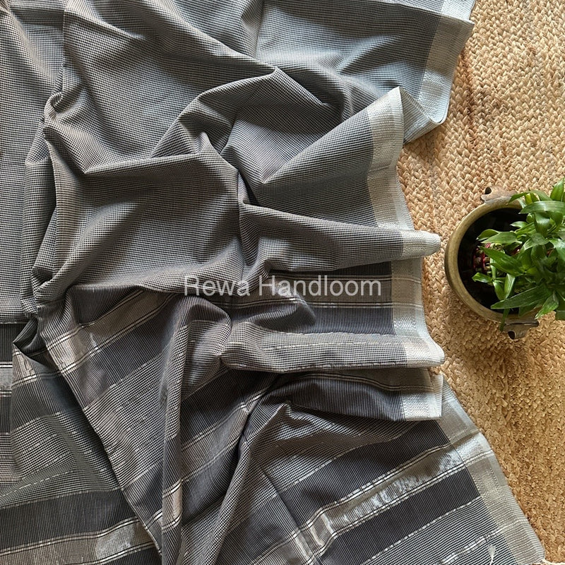 Maheshwari Self Checks Saree