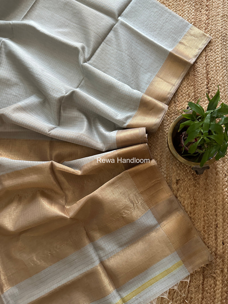 Maheshwari Light Grey Zari Checks Saree ZCHX453