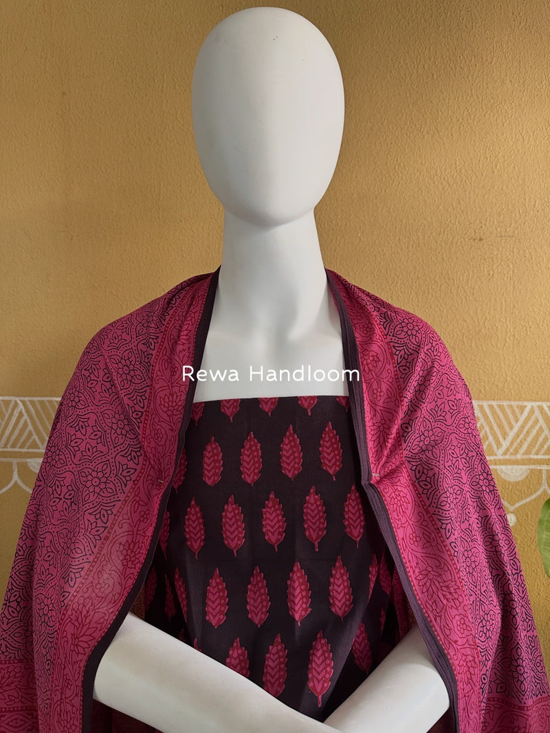 Black-Fuchsia Bagh Print Cotton Suit BGCSJ0114