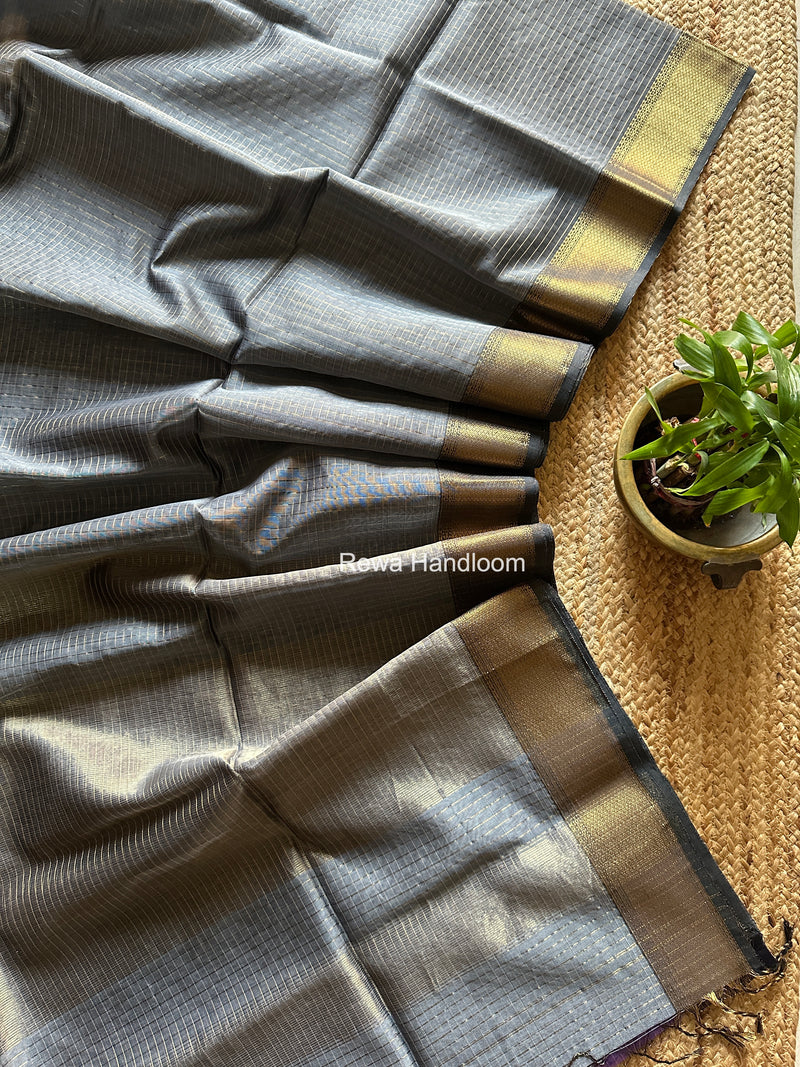 Maheshwari Grey Zari Checks Saree ZCHX469