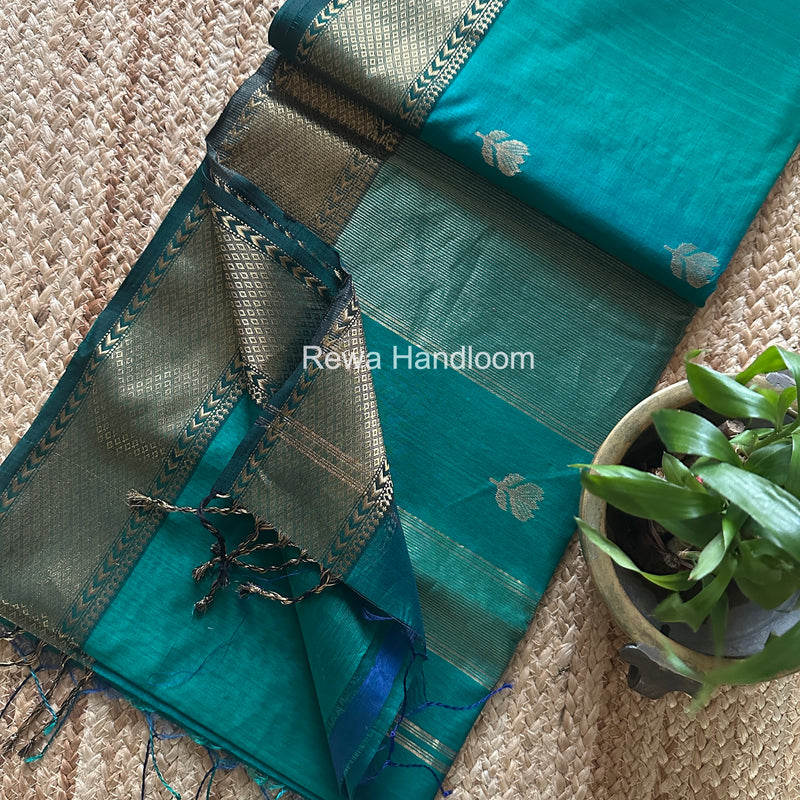 Maheshwari Lotus Shaded Butta Saree