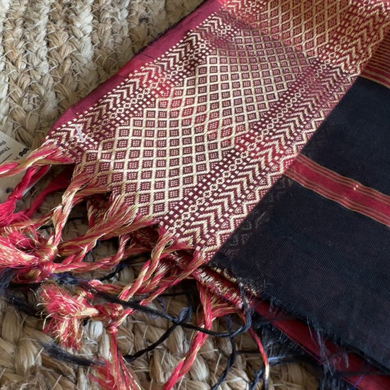 Black Red Motifs ~ Maheshwari Saree