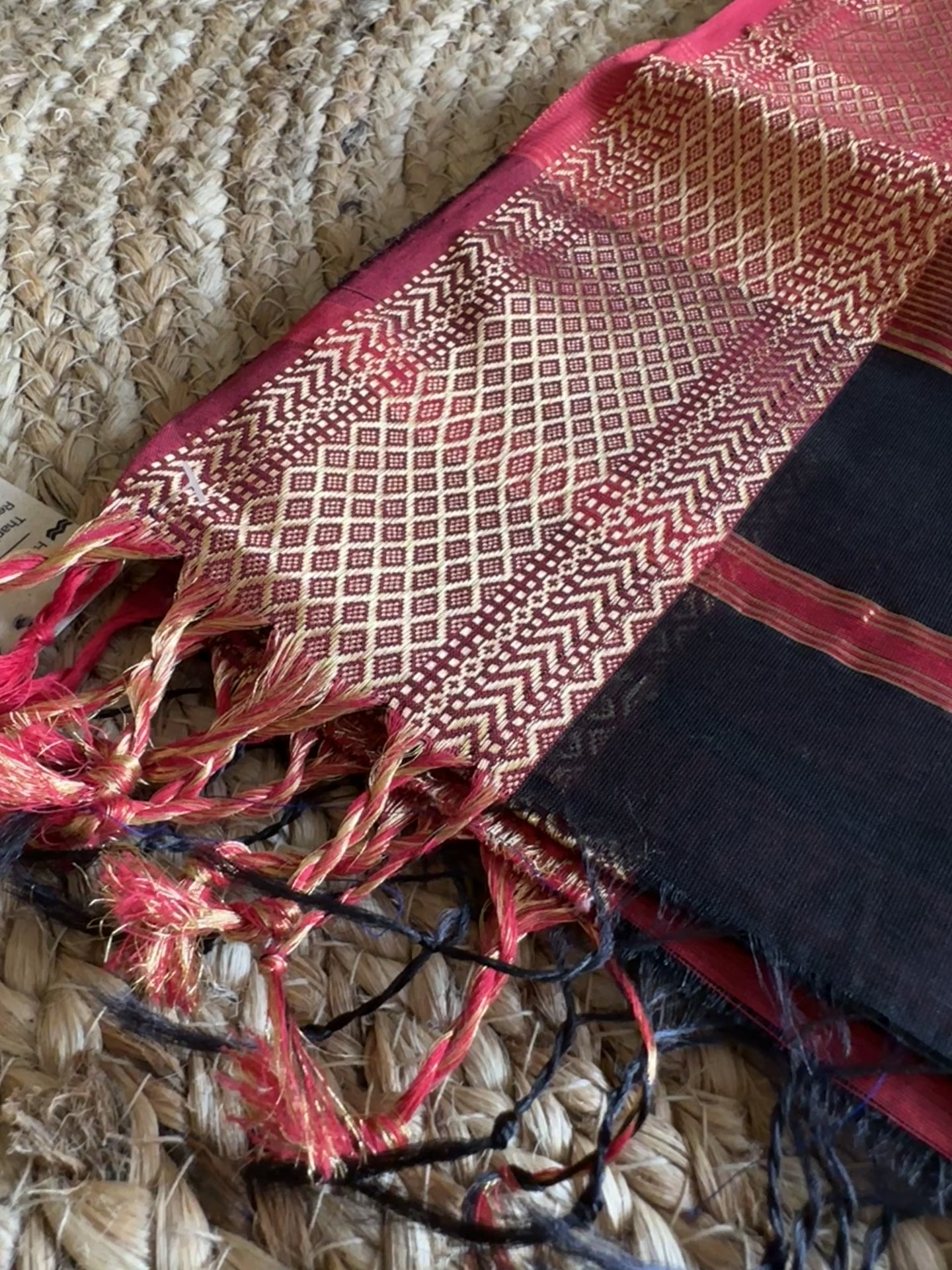 Black Red Motifs ~ Maheshwari Saree