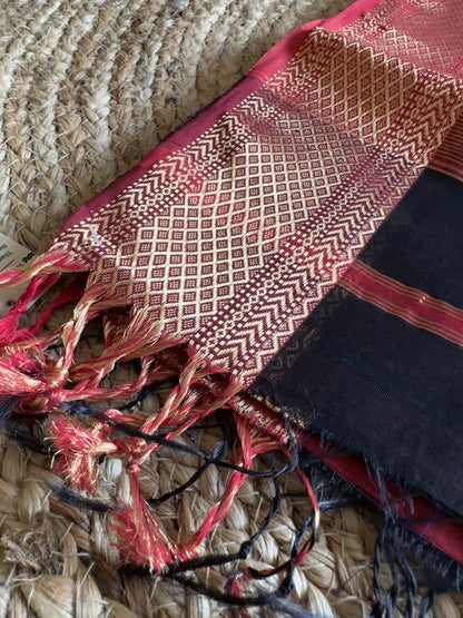 Black Red Motifs ~ Maheshwari Saree