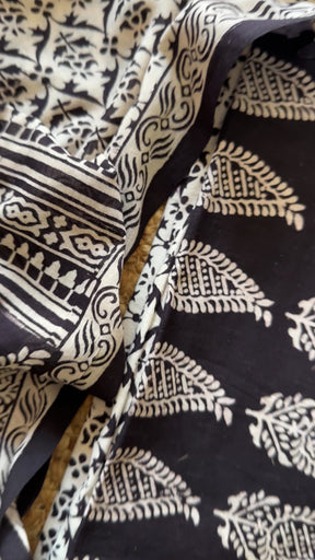 Black-White Bagh Print Cotton Suit- BCS10