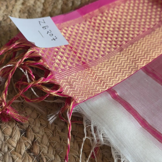 White Pink Flower Motifs ~ Maheshwari Saree