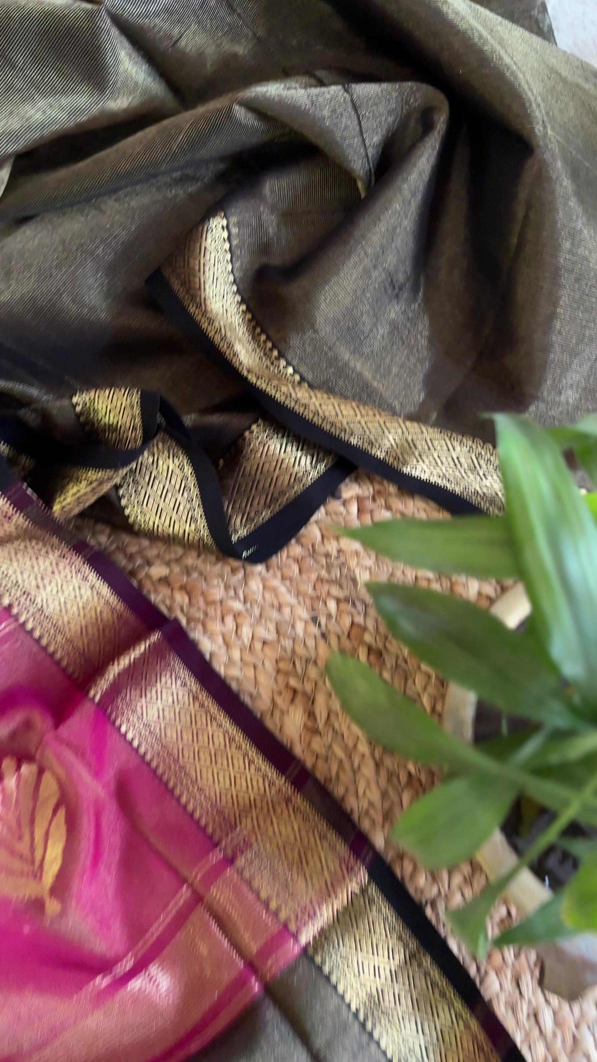 Maheshwari Black Rani Tissue Dupatta-TDP02